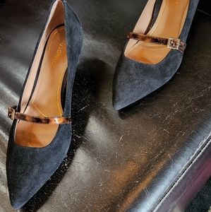 Vionic kitten heels. Black with a beautiful brown strap across the top.